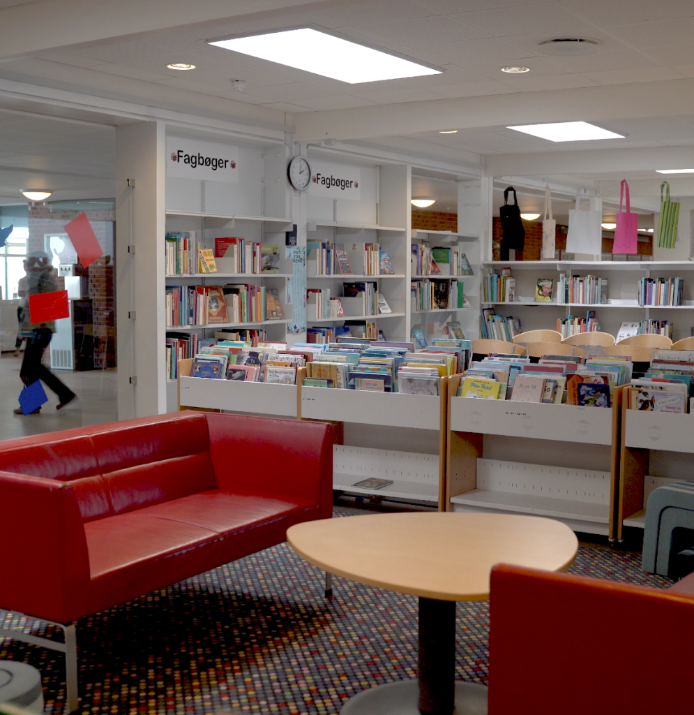 Et bibliotek på en skole